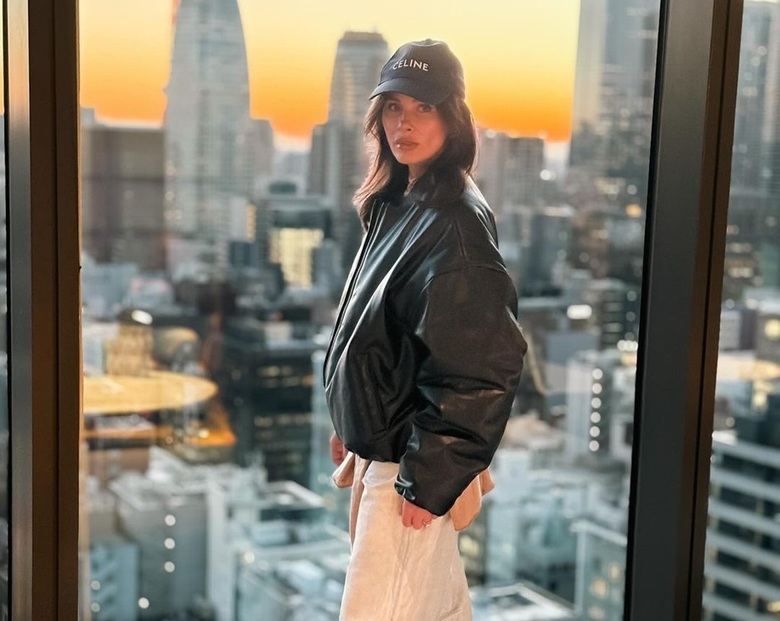 Вот как выглядит мама 4-х детей: Саша Зверева снялась в стрингах