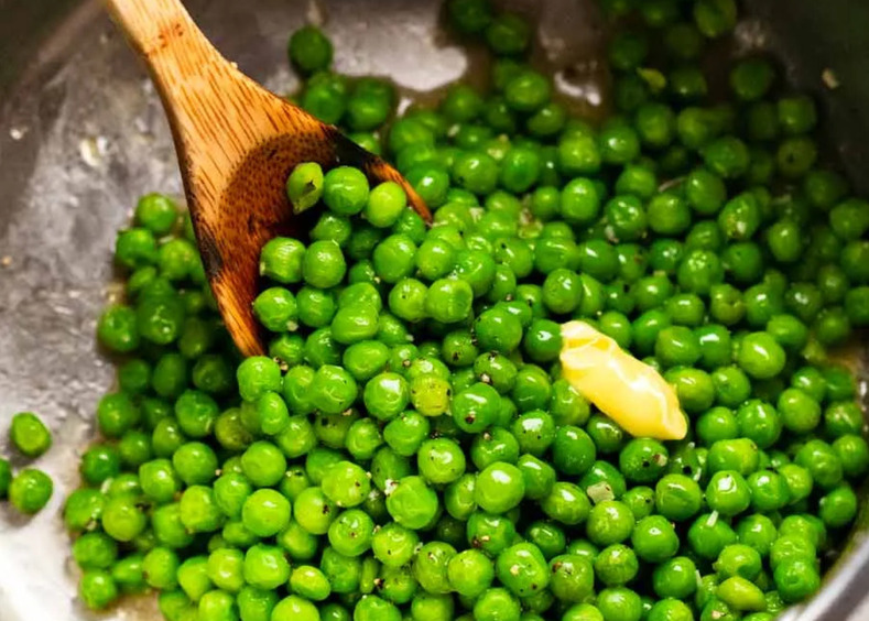 Не только суп и каша: 7 рецептов с горохом от шеф-повара