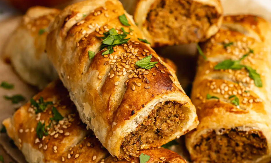 Полезные сосиски в тесте: 7 ЗОЖ-рецептов от шеф-повара