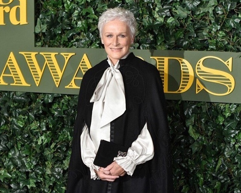 Есть порох в пороховницах: Глен Клоуз вышла в свет на ультравысоких каблуках