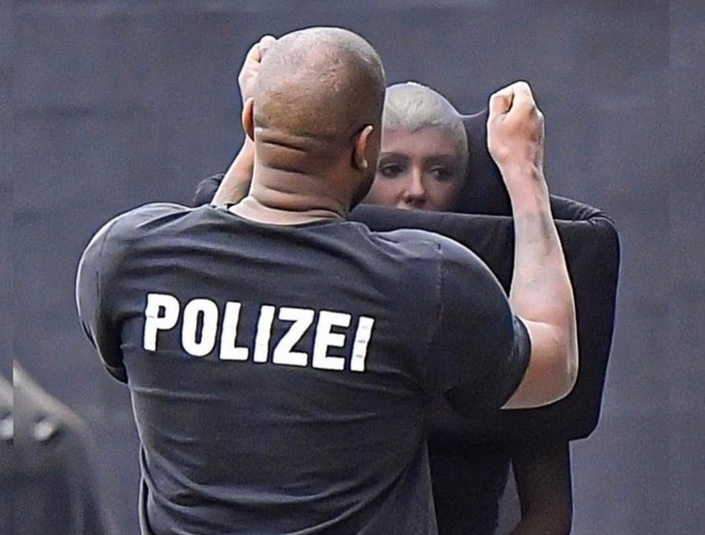 «Я имею власть над своей женой»: Канье Уэст оправдал скандальный выход Бьянки Ценсори на «Грэмми»