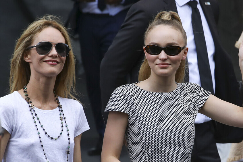 Ванесса Паради и Лили-Роуз Депп