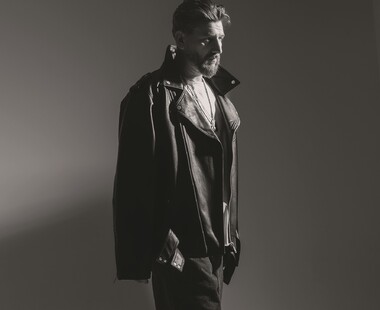 Александр Устюгов: «Как только заканчиваются съемки, я перестаю бриться»