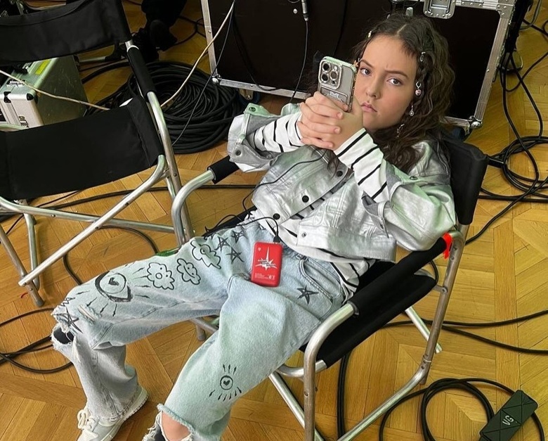 Алла-Виктория Киркорова удивила поклонников новым видео с участием отца