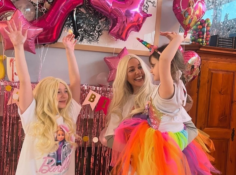 Мерьем Узерли отпраздновала день рождения для младшей дочери в стиле Барби