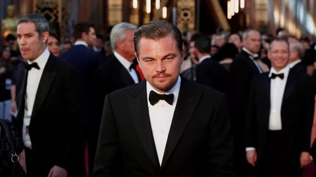 Леонардо Ди Каприо с девушкой сбежали от лесных пожаров на частном самолете