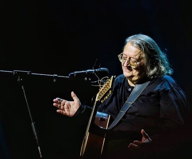 Легендарную квартиру Александра Градского затопило: Коташенко подала в суд