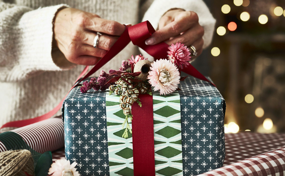 Упаковка подарков: 5 самых необычных способов сделать это