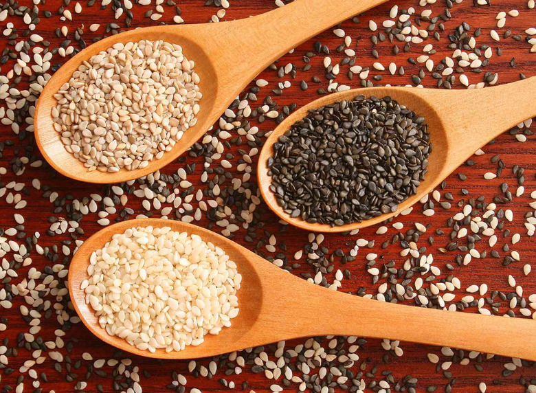 Чемпион по содержанию кальция: 7 рецептов с полезным кунжутом от шеф-повара