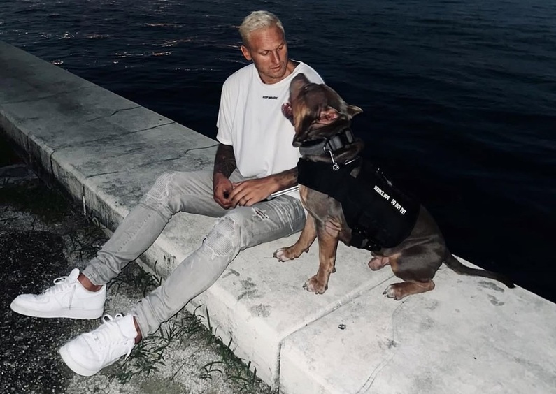 Тело Яниса Тиммы доставили в Латвию: его семья озвучила дату похорон