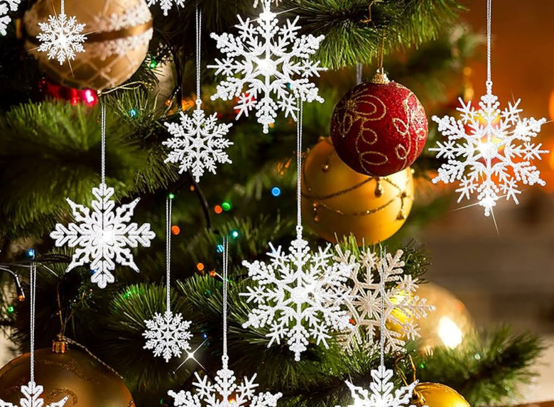 Шесть идей, как бюджетно декорировать дом на Новый год