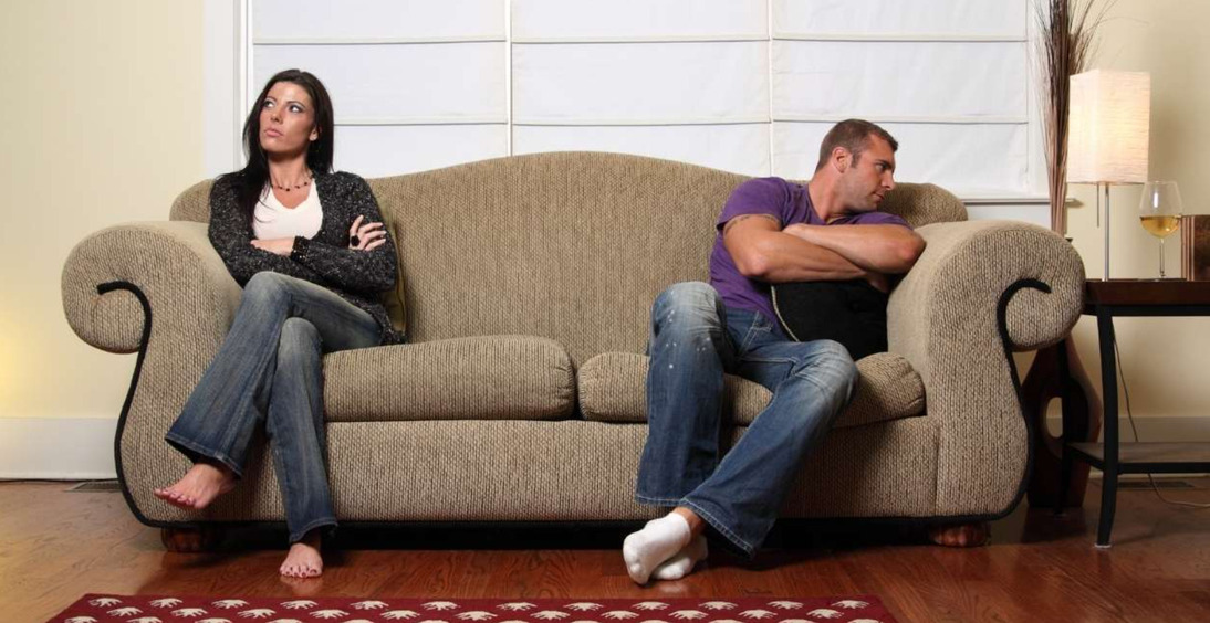 Пассивная агрессия: как она проявляется в отношениях с милыми родственниками