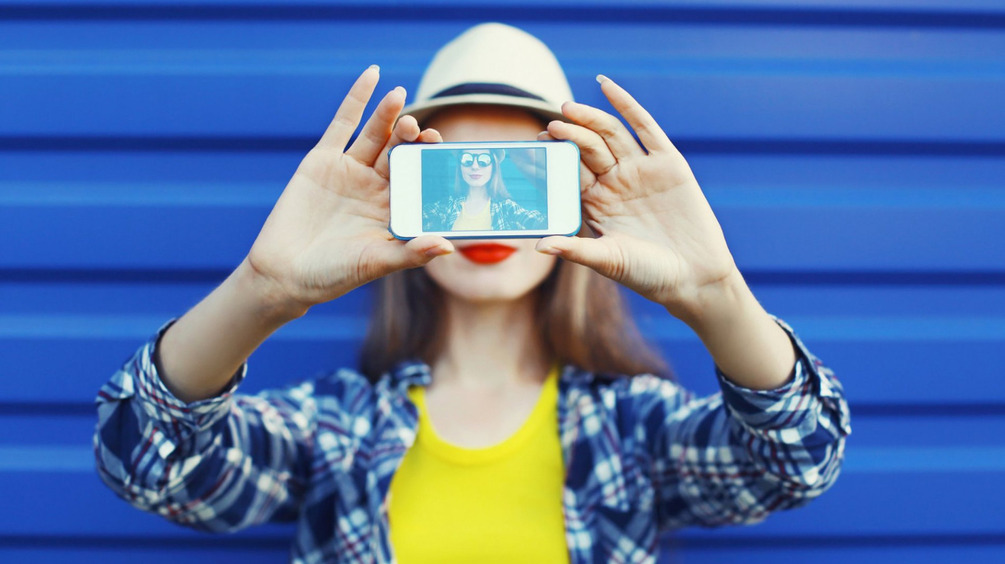 Счастье любит тишину: почему не стоит выкладывать все подряд в соцсети