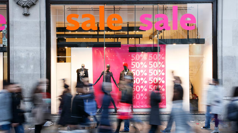Распродажи: что стоит купить и чего лучше избегать