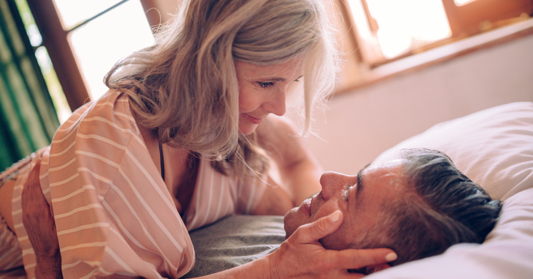 Секс в перименопаузу: 4 секрета, о которых стоит узнать прямо сейчас