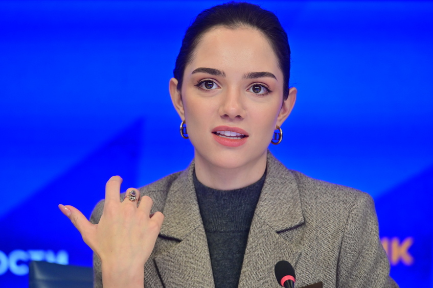 «Решили разойтись»: Евгения Медведева подтвердила расставание с Дмитрием Чигиревым