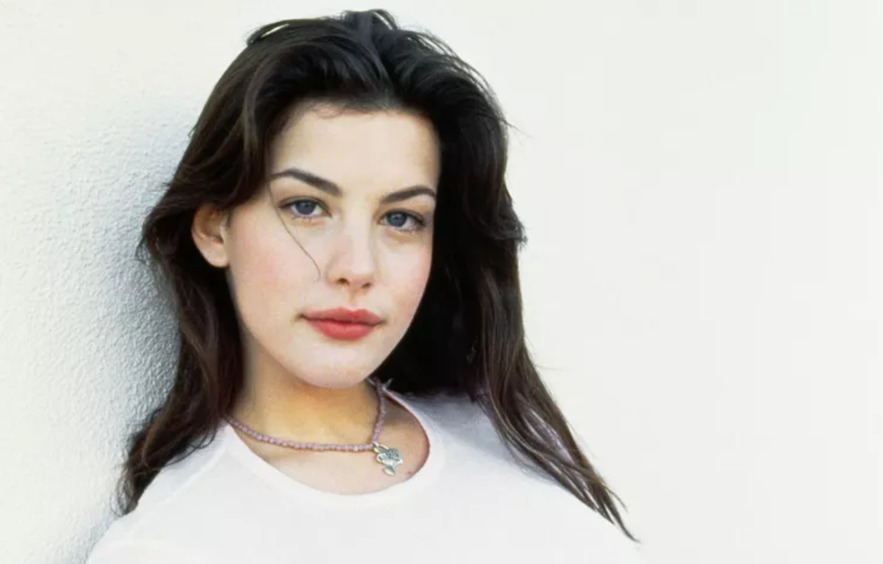 Цвет «винтажная брюнетка»: что за тренд, как добиться нужного оттенка