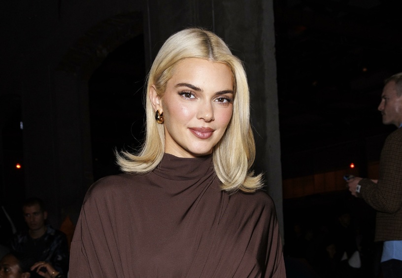 Кендалл Дженнер блистает на Неделе моды в Париже в новом образе