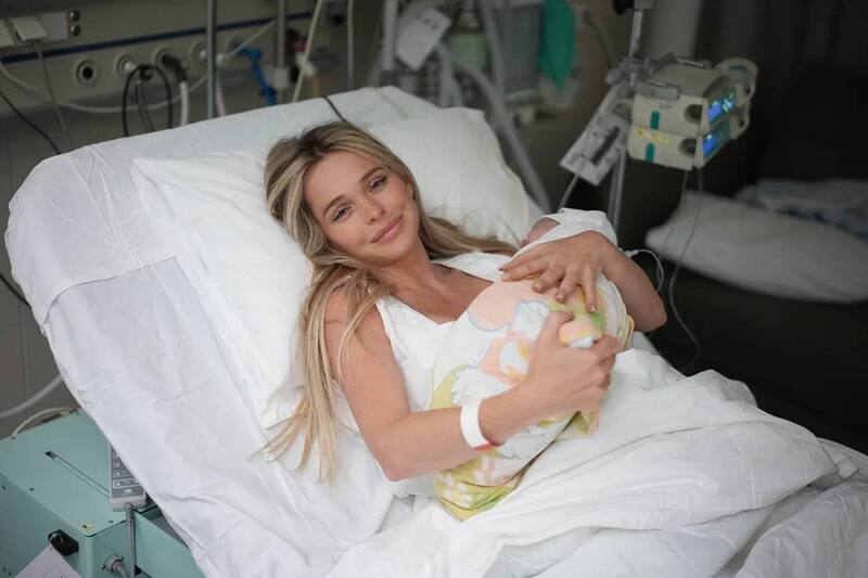 АННА ХИЛЬКЕВИЧ С ДОЧЕРЬЮ