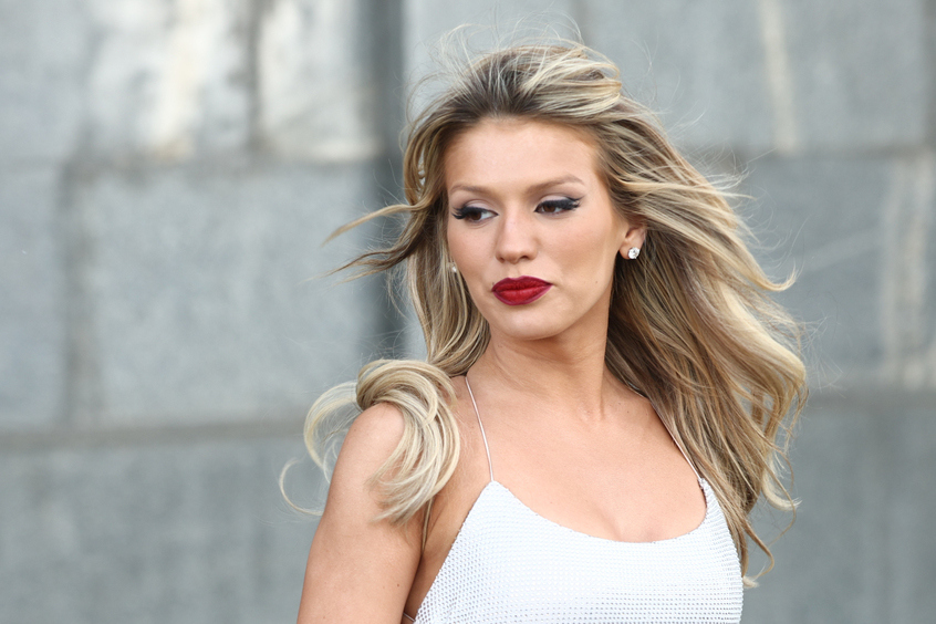 Люся Чеботина лишилась волос прямо на сцене