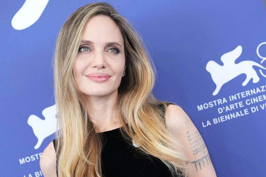 Анджелину Джоли заметили в компании с молодым рэпером