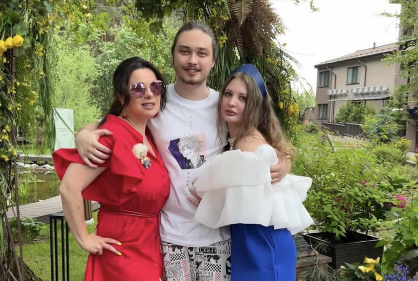 Наташа Королева с сыном Архипом и невесткой Мелиссой