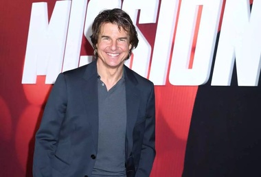 Том Круз продолжает оплачивать обучение дочери, отказавшейся от его фамилии