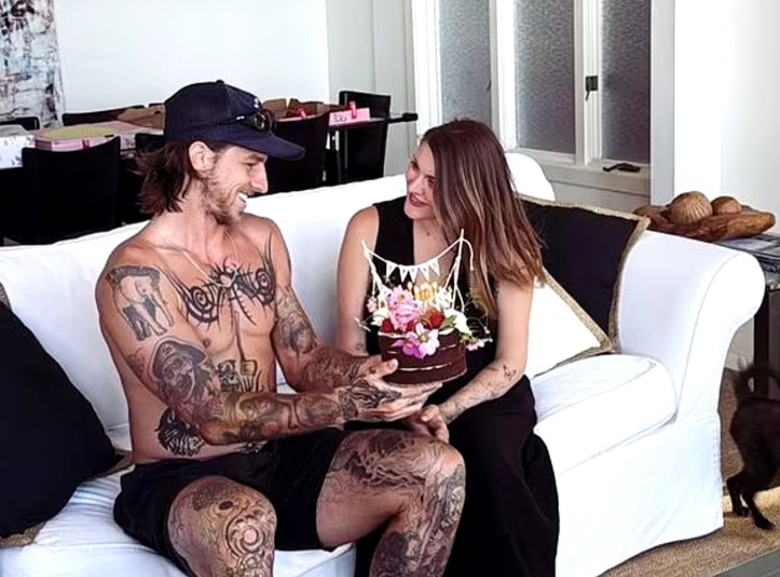 ФРЭНСИС БИН КОБЕЙН И РАЙЛИ ХОУК