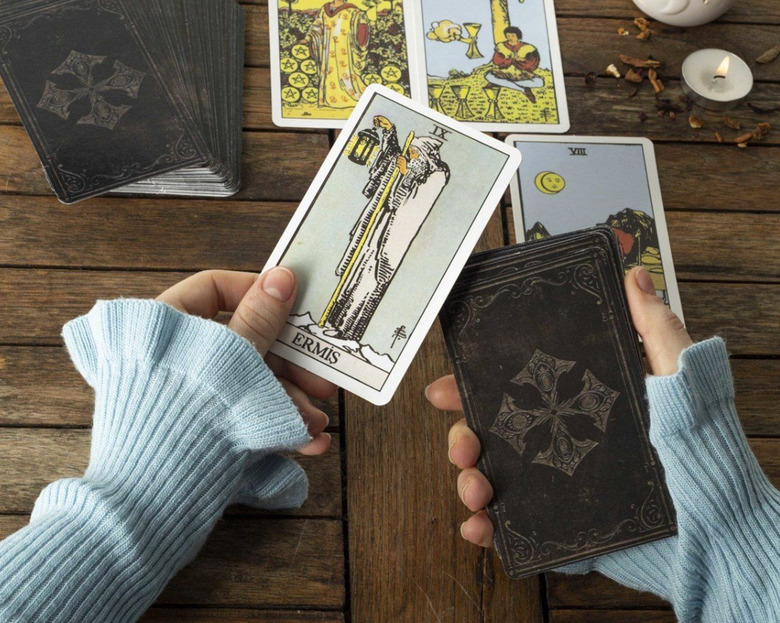 Таро-прогноз для всех знаков зодиака с 19 по 25 августа 2024