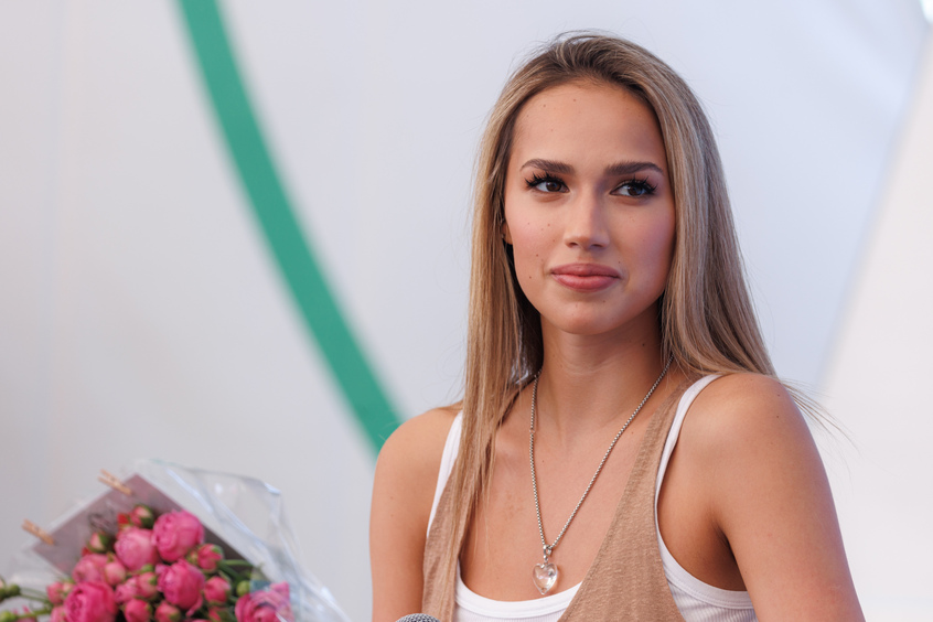 «В моей ноге дырка»: Алина Загитова получила травму на льду