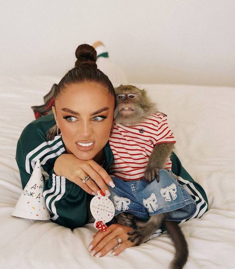 Мари Краймбрери с кольцом