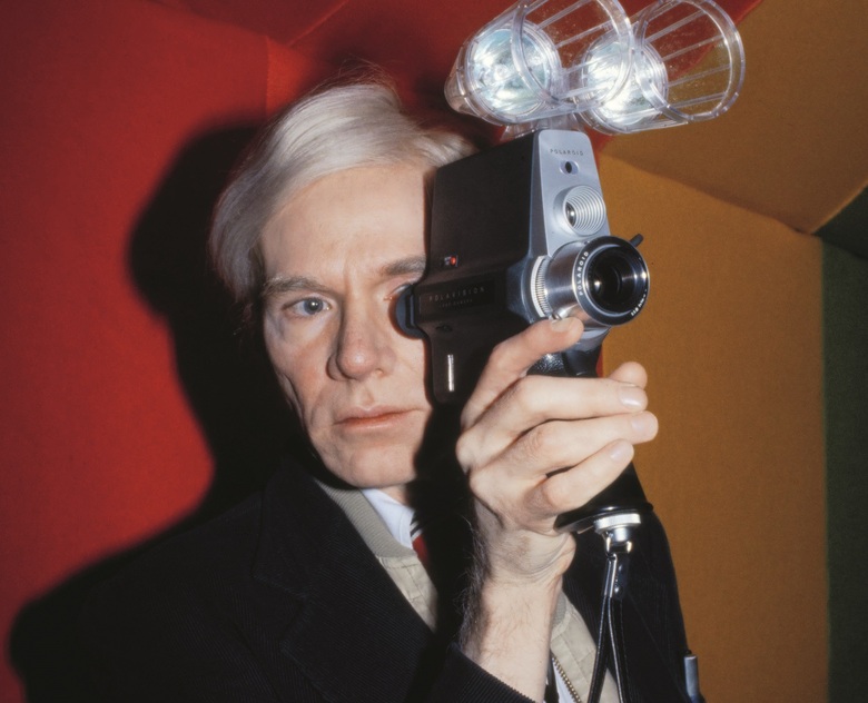 Иллюстратор журналов, автор «супового платья» и другие факты об Энди Уорхоле