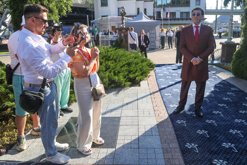 «Надеюсь, что не последняя»: Григорий Лепс поблагодарил за награду
