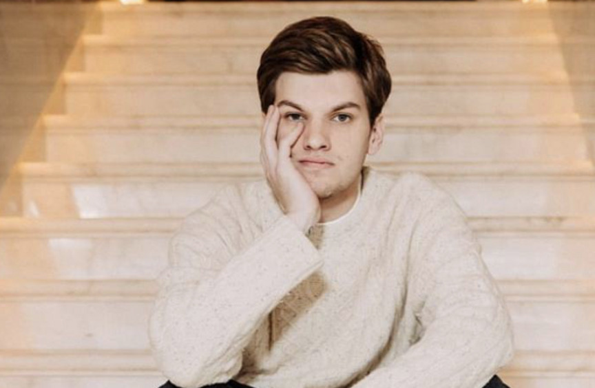 Звезда сериала «Слово пацана» Андрей Максимов развелся с женой