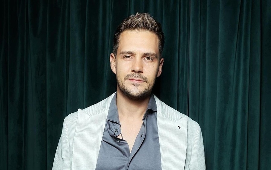 Милош Бикович