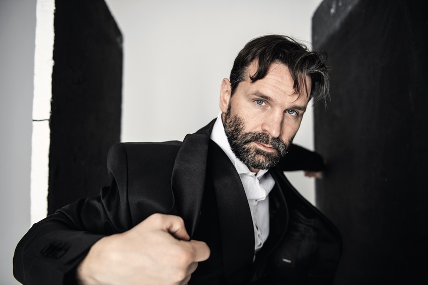 Виктор Добронравов: «От семьи у меня секретов нет!»