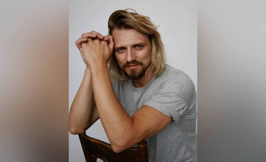 Денис Тагинцев: «С младенчества перед дочкой выплясываем»