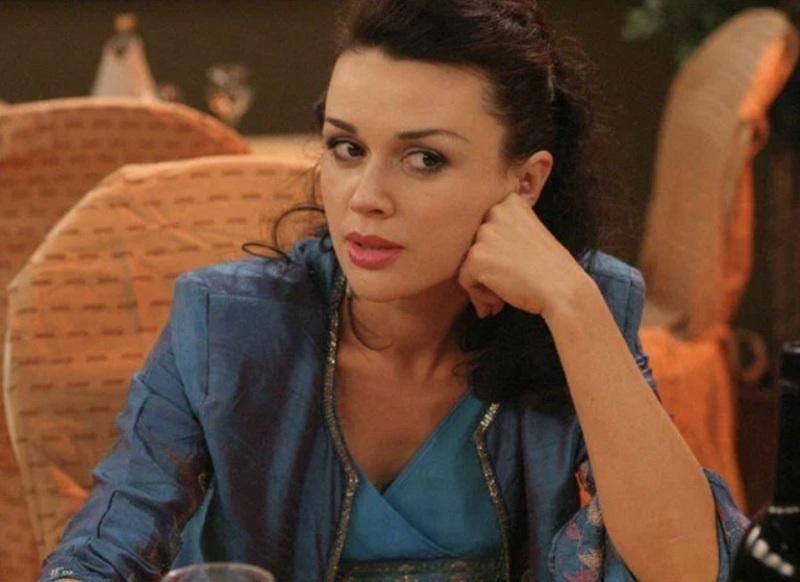 Анастасия Заворотнюк