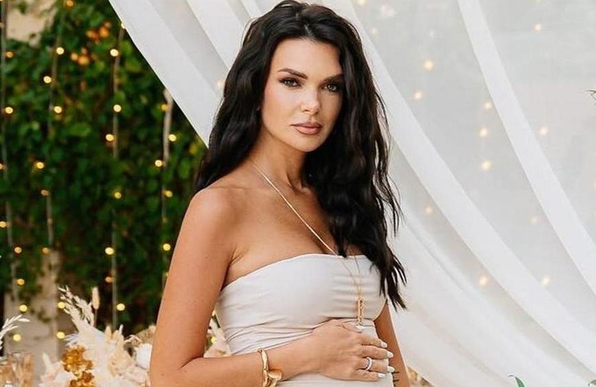 Встречалась с синайским вдовцом, увела богатого наследника: кто такая Катя Жужа