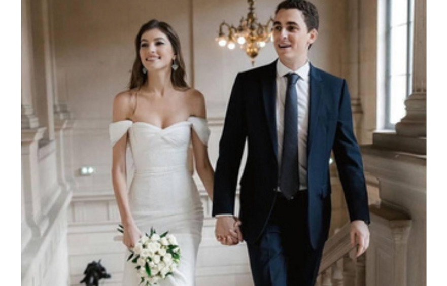 Карла Бруни спела на свадьбе бывшей девушки Джареда Лето