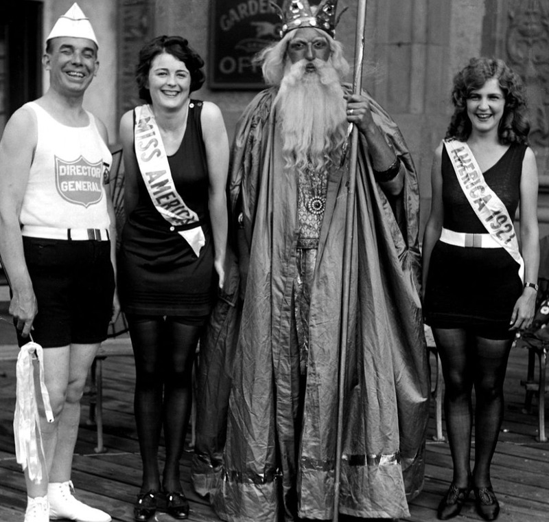 так проходили первые конкурсы красоты