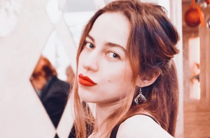 Выпускница «Фабрики звезд» рассказала, как родила в туалете кофейни