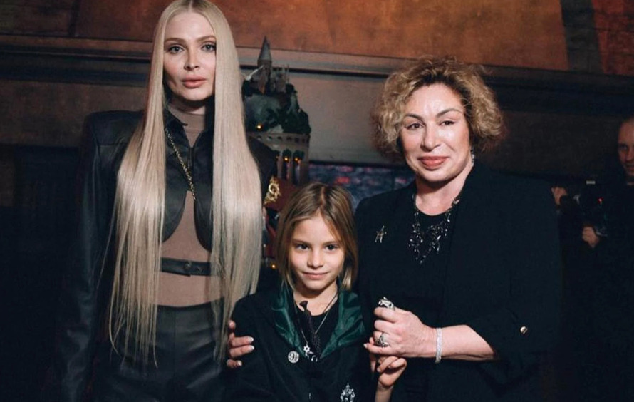 «Смотреть было брезгливо»: мама Тимати оценила интервью бывшей невестки