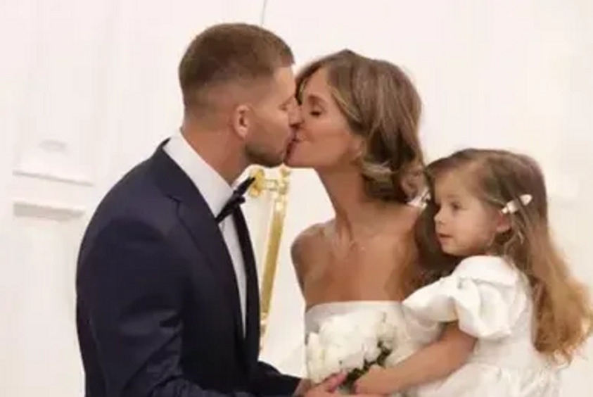 Свекровь певицы Алексы пожаловалась на запрет видеться с внучкой