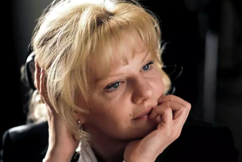 АЛЕКСАНДРА ЗАХАРОВА