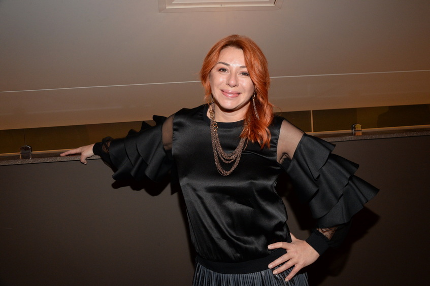 Алена Апина