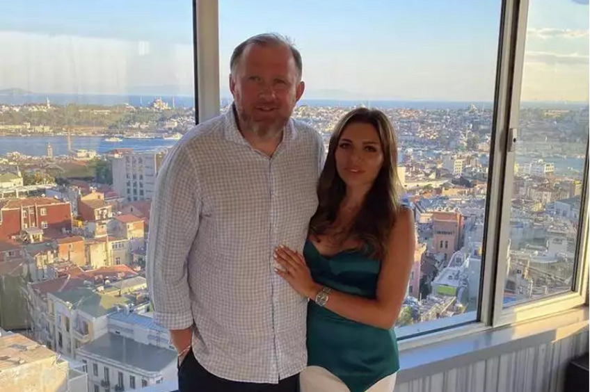 Жена Константина Ивлева продемонстрировала похудевшую фигуру в бикини