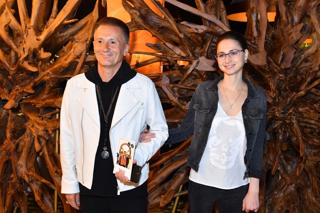 Олег Меньшиков с женой