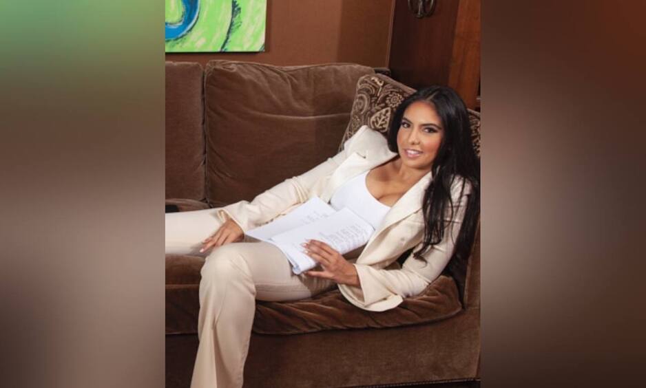 30-летняя девушка Аль Пачино впервые показала публике его сына