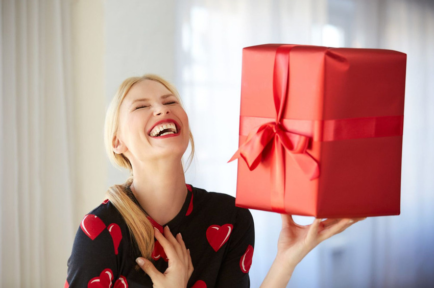 Как выбрать бьюти-подарок на 8 марта для подруги, мамы, сестры или дочери